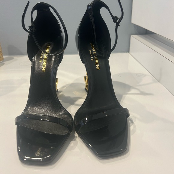 SAINT LAURENT
Opyum 85 patent-leather sandals. - Picture 2 of 6